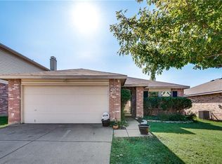 2104 Shawnee Trl, Justin, TX 76247