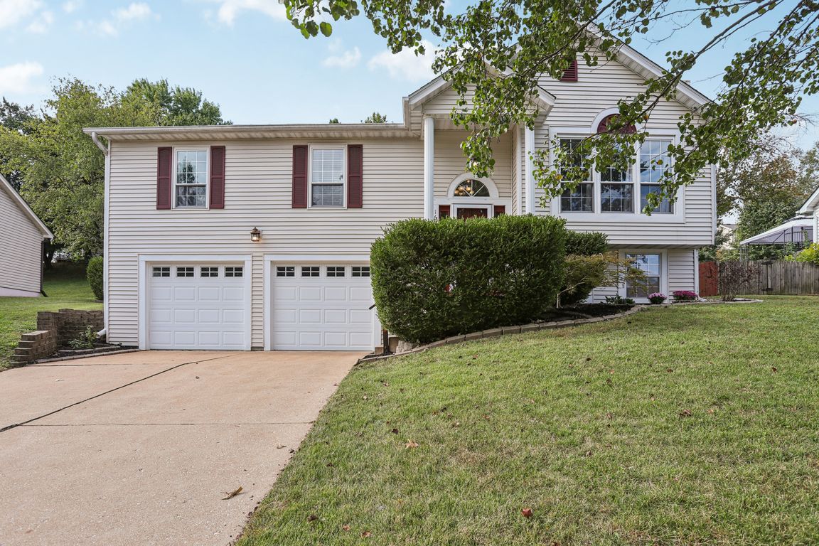 Clover Ct-S0810-001.jpg