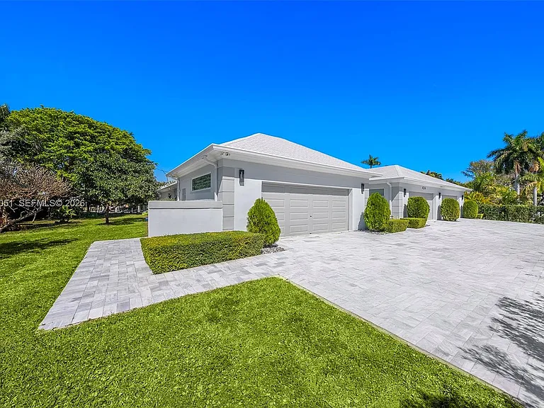 424 Alamanda Dr — Photo 50