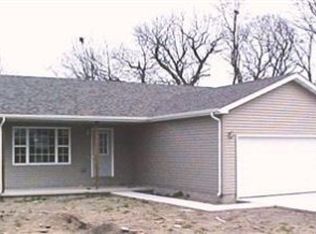 3846 Schneider Ave, Lake Station, IN 46405