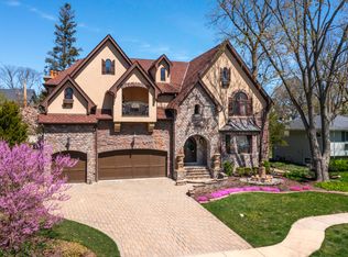 720 Willow Rd, Naperville, IL 60540