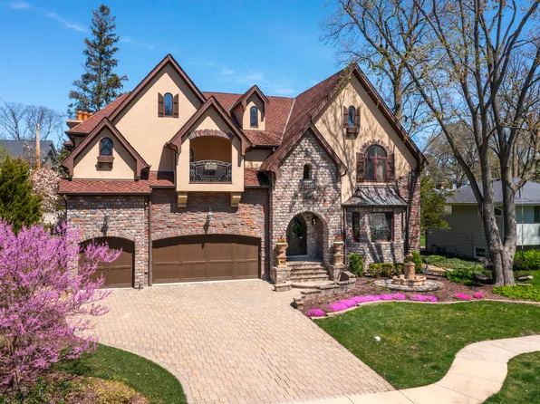 720 Willow Rd, Naperville, IL 60540