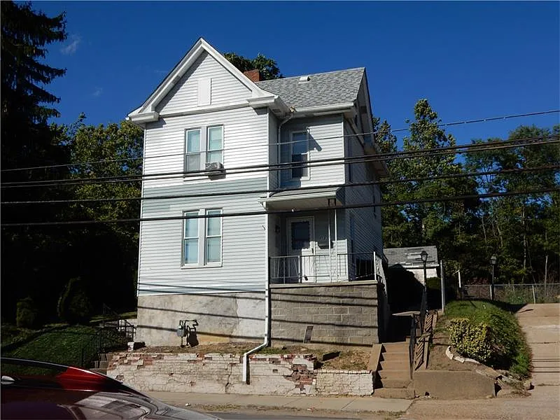 583 E Maiden St photo 1