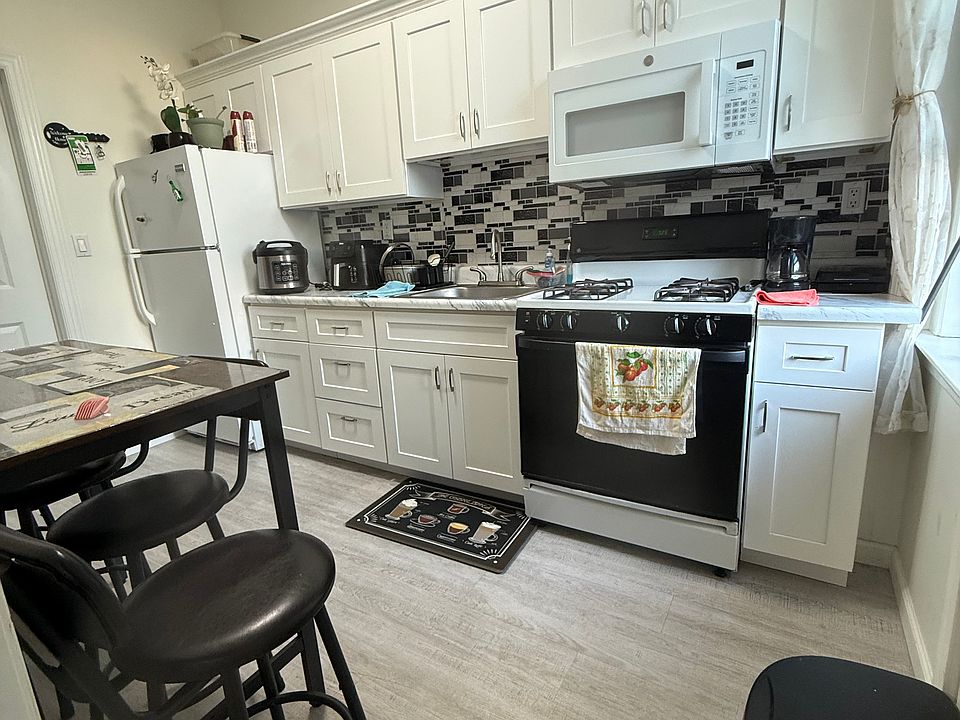 1st image of 2025 New York Ave Floor 2