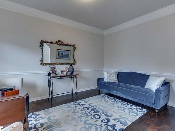 4th image of 39 Dandie Dr