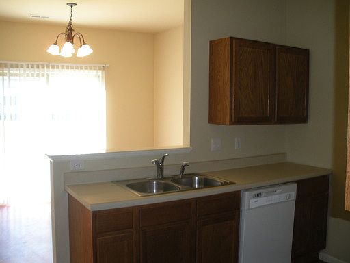 3rd image of 1918 Foyer Ct