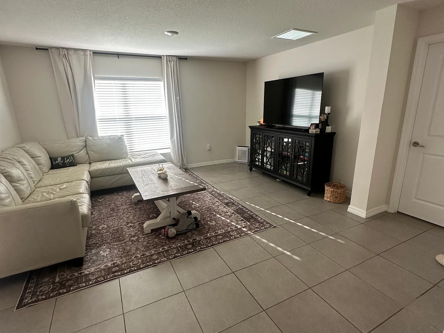 4 bed, 1828 sqft, $2,800 — Photo 4