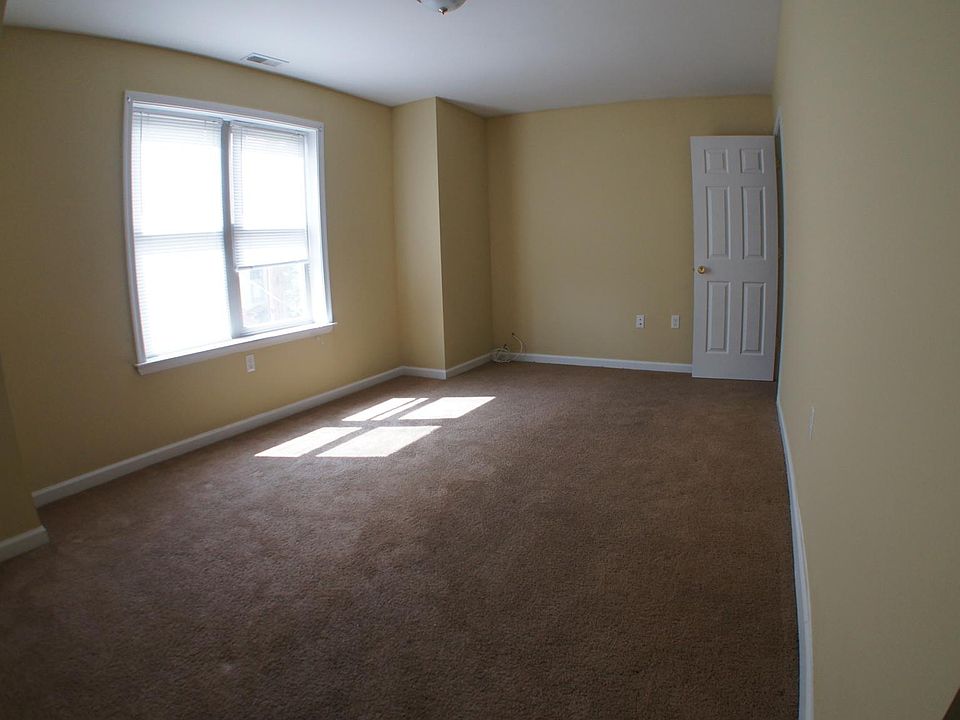 2nd image of 2048 N Carlisle St