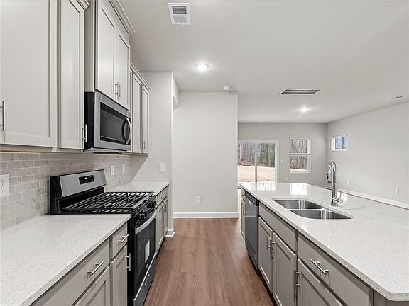 2nd image of 138 Bechler Way
