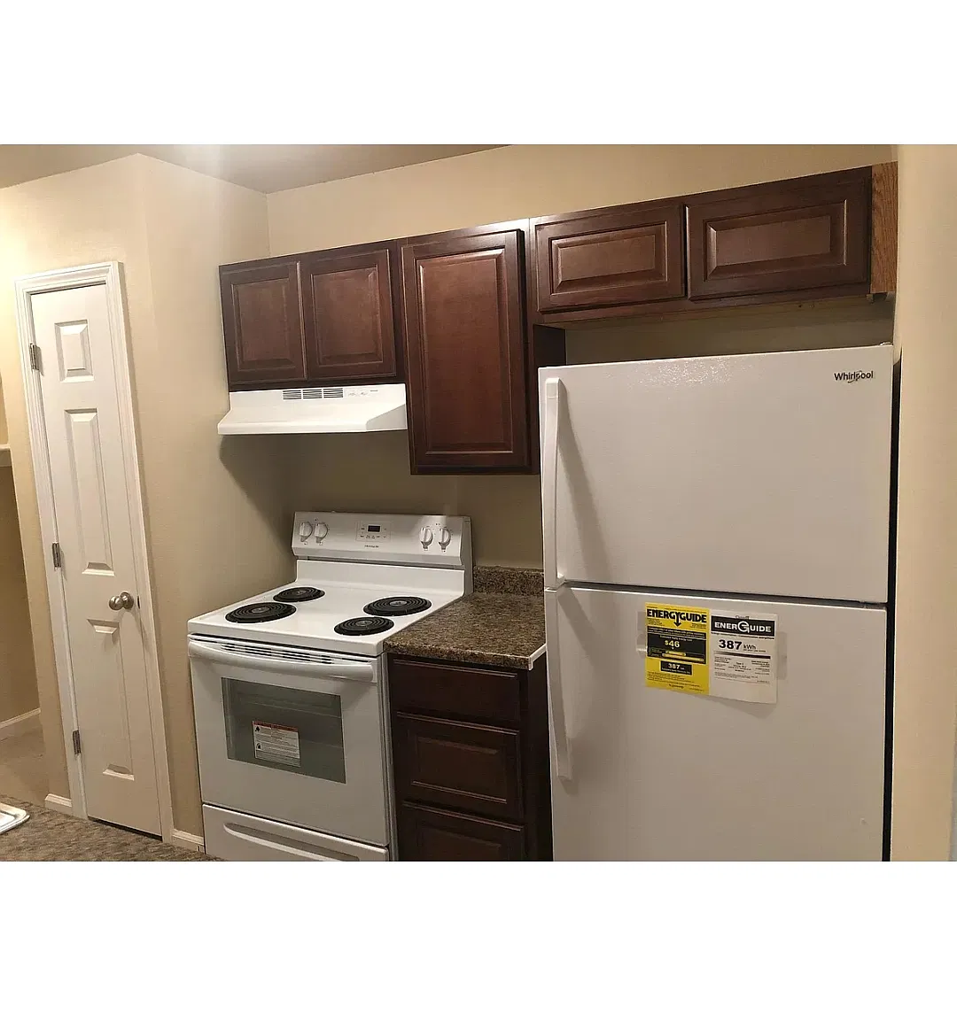 3 bed, 1.5 bath, 1150 sqft, $1,300 — Photo 3