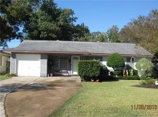 204 Midway Dr, Baytown, TX 77521