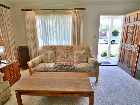4th image of 15105 Esther Dr