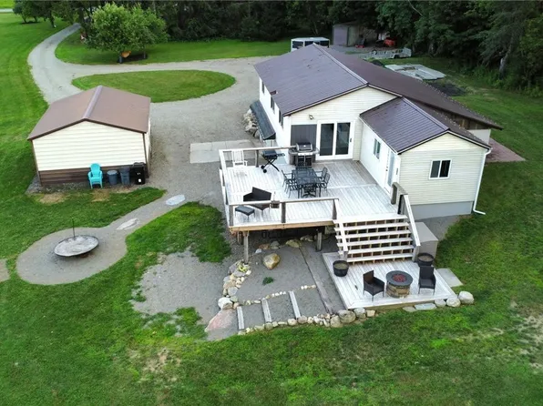 4618 Woodside Rd, Lawtons, NY 14091