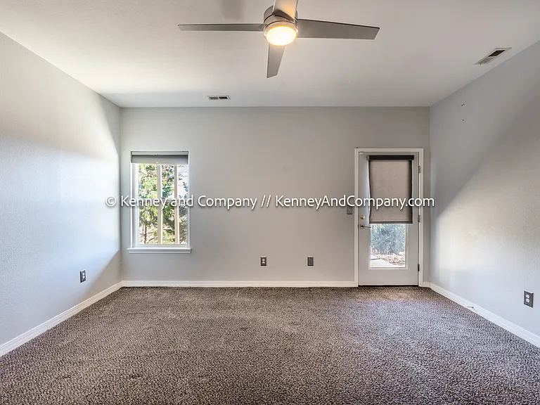 4715 Paramount Pl — Photo 10