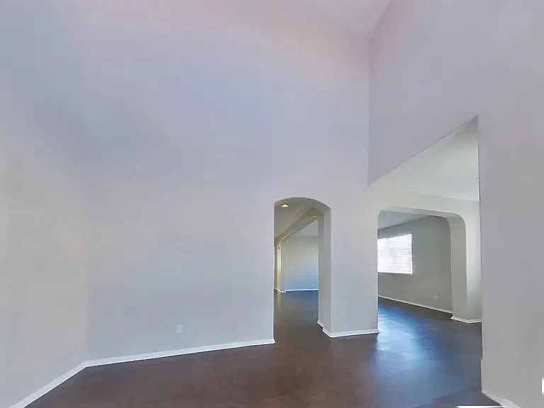3 bed, 1170 sqft, $1,650 — Photo 2