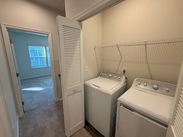 1214 Ashbury St — Photo 30
