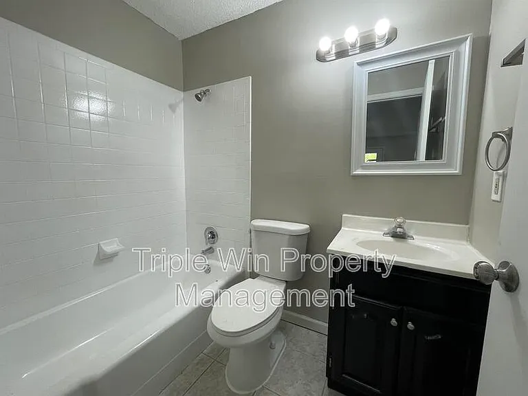 3125 Saint Catherine St — Photo 28