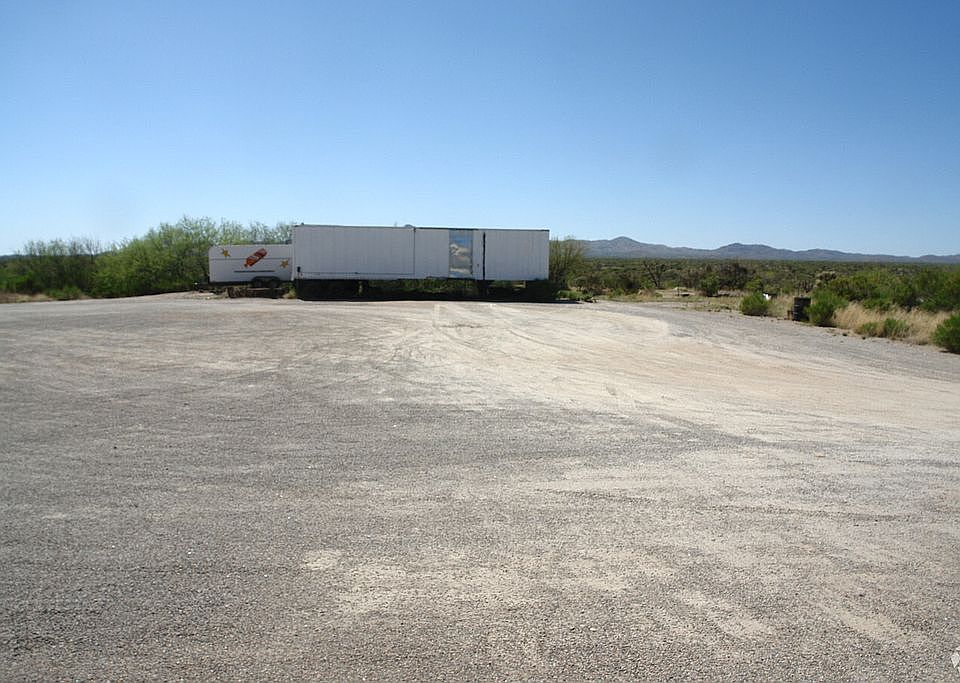 2nd image of 16201 N Oracle Rd