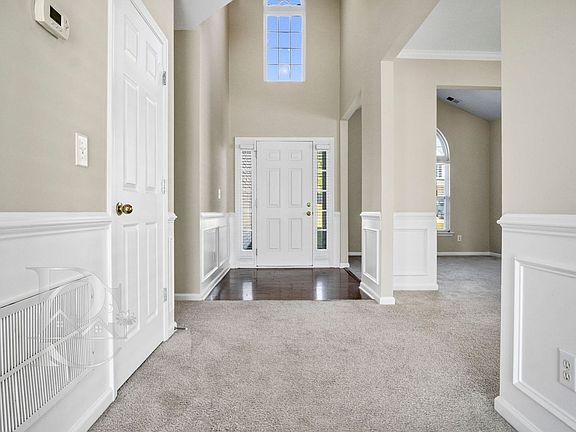 5th image of 211 Pinebluff Ct