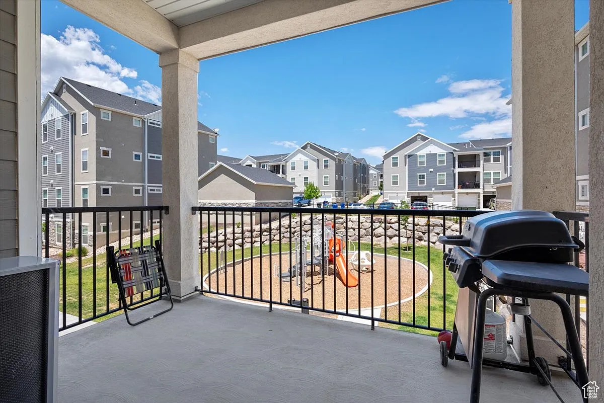 3 bed, 1233 sqft, $1,700 — Photo 4