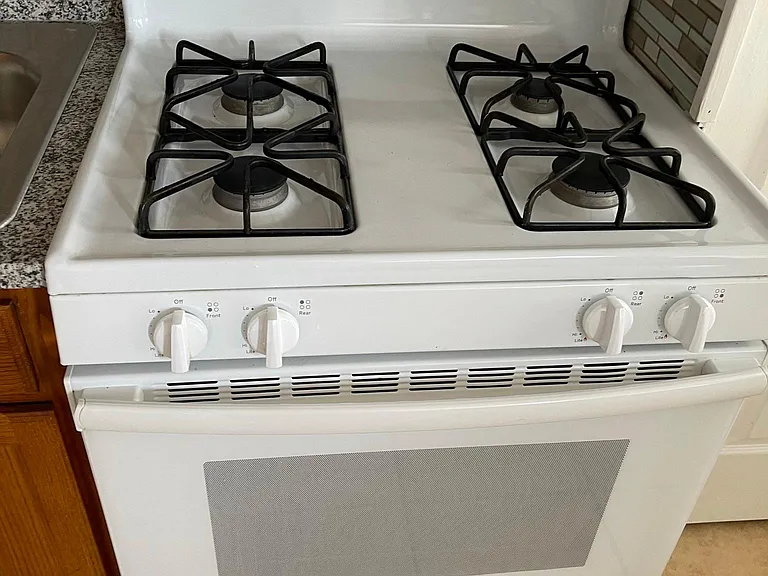 939 Green St SE — Photo 11