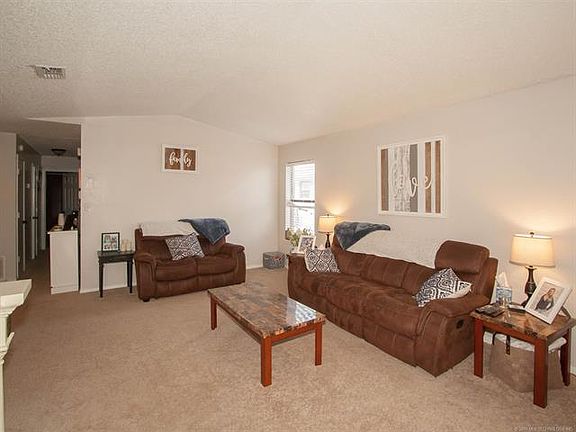 3rd image of 14415 S Oak Ct E