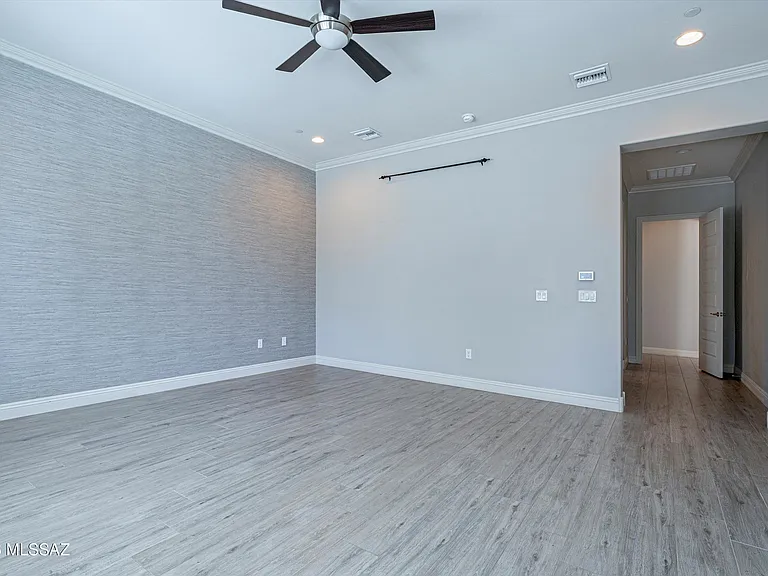 2447 N Wychwood Ct — Photo 21
