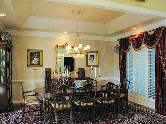 Dining - to right from foyer