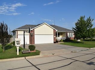 210 S East St, Hallam, NE 68368