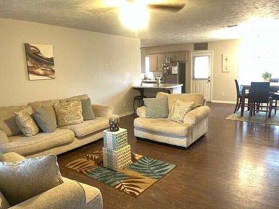 3rd image of 72 Colby Ln