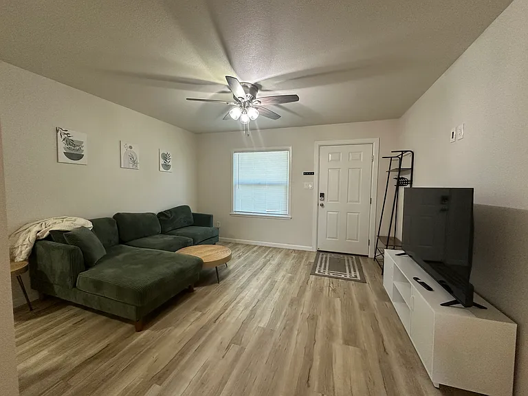 524 B St — Photo 4
