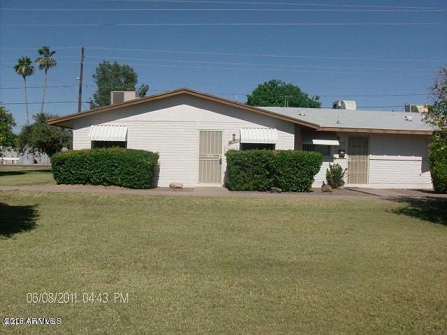 PHOTO 1
