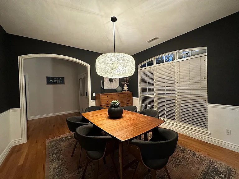 5601 S 43rd St — Photo 5