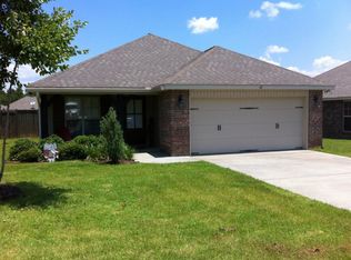 45 Hawthorne Dr, Hattiesburg, MS 39402