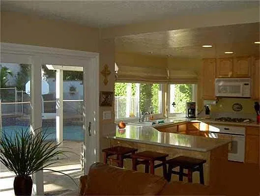 29630 Peacock St — Photo 2