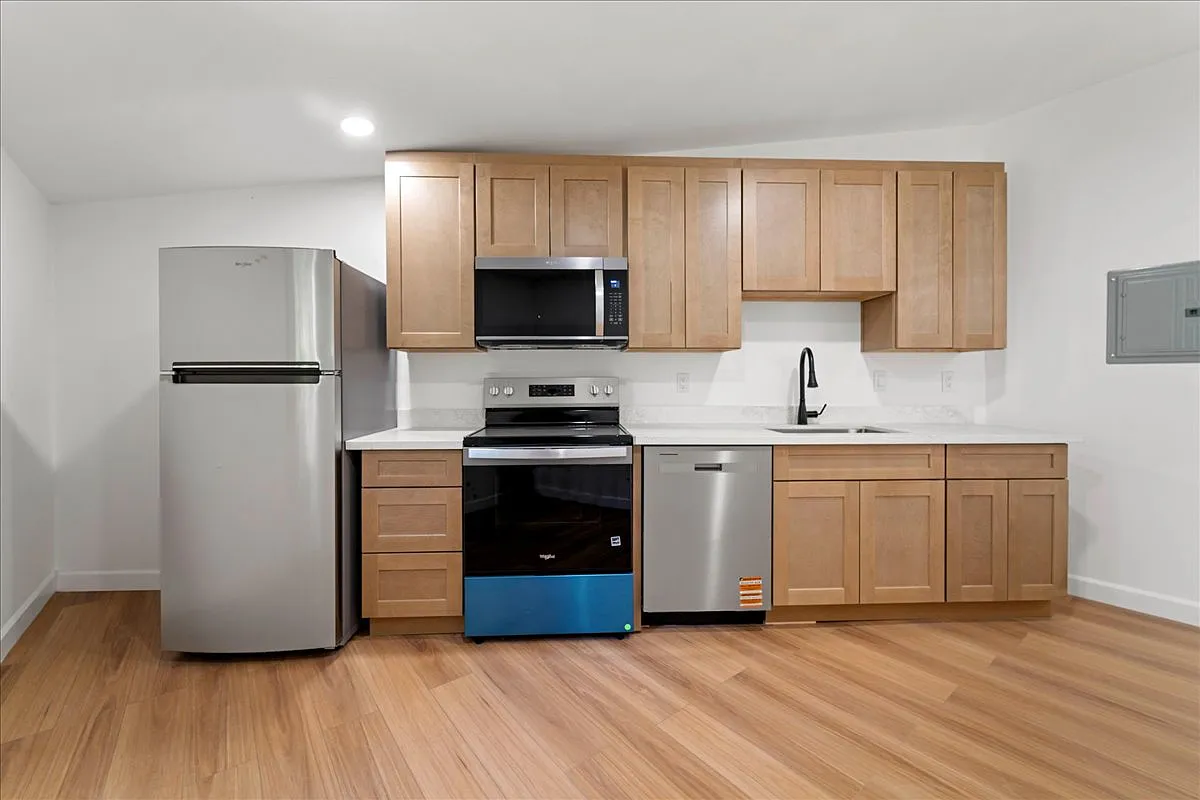 Studio, 450 sqft, $2,000 — Photo 1