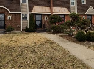 900 SW Kingscross Rd APT B, Blue Springs, MO 64014