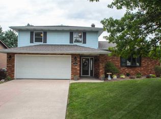 360 W Park View Dr, Walcott, IA 52773