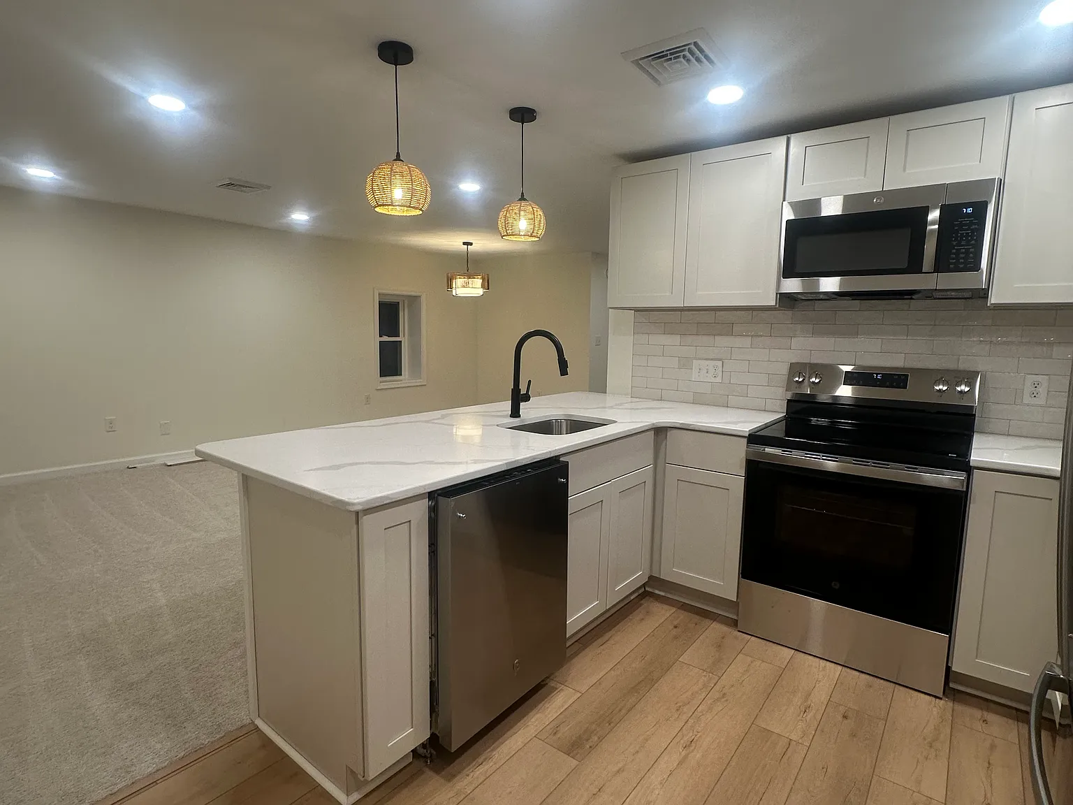 1 bed, 680 sqft, $2,500 — Photo 1
