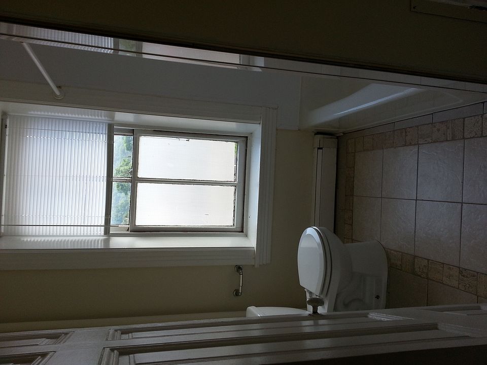 2nd image of 317 Hellam St APT 3