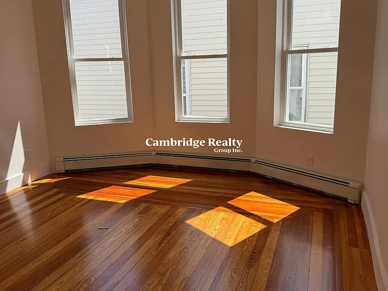 82 Marion St #1T — Photo 5