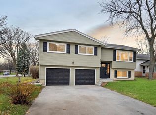 618 Marston Ave, Glen Ellyn, IL 60137