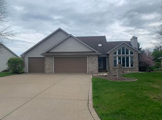 W5915 Peaceful Ln, APPLETON, WI 54915