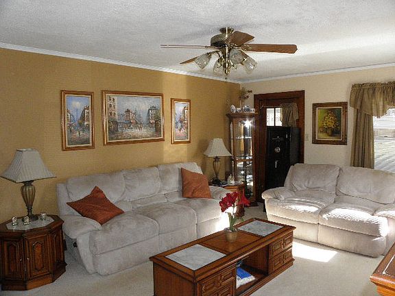 4th image of 349 Westwood Dr