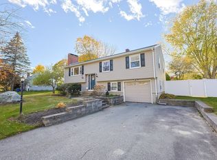 31 King Philip Rd, Seekonk, MA 02771