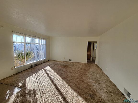 5th image of 1406 Red Rock Dr