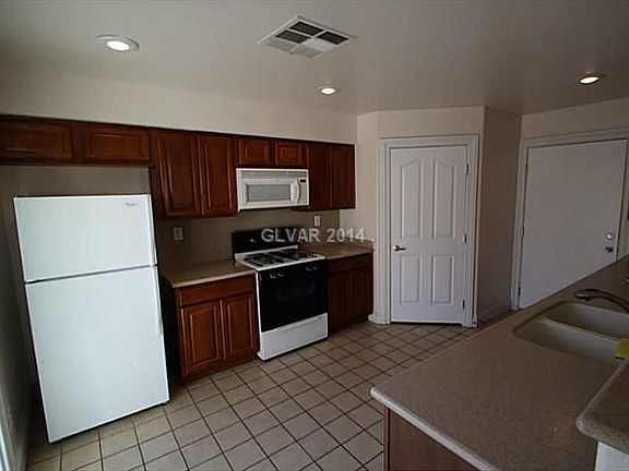 2nd image of 5402 Golden Barrel Ave