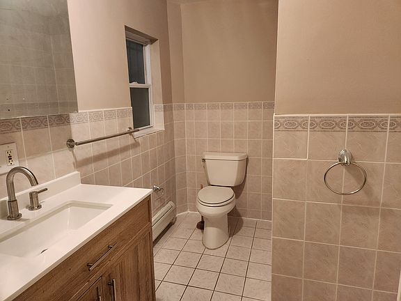 2nd image of 237 Barrow St APT 2