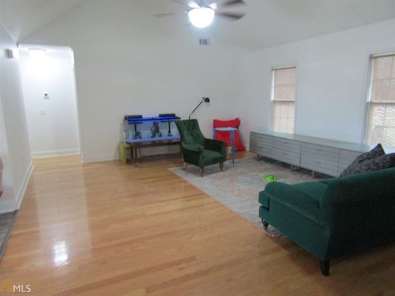 4th image of 603 Waverly Ln