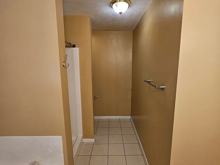 2018 Hickory Dr — Photo 15